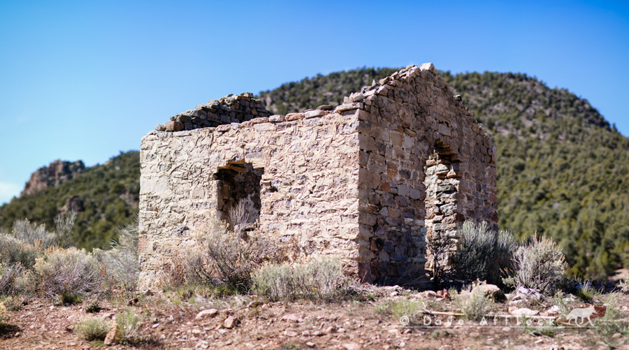 Stone building at Stateline