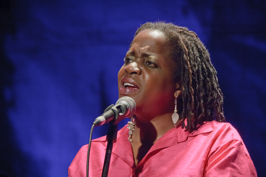 IMAGE: http://photos.imageevent.com/elied/carlacook/_MG_1021.jpg