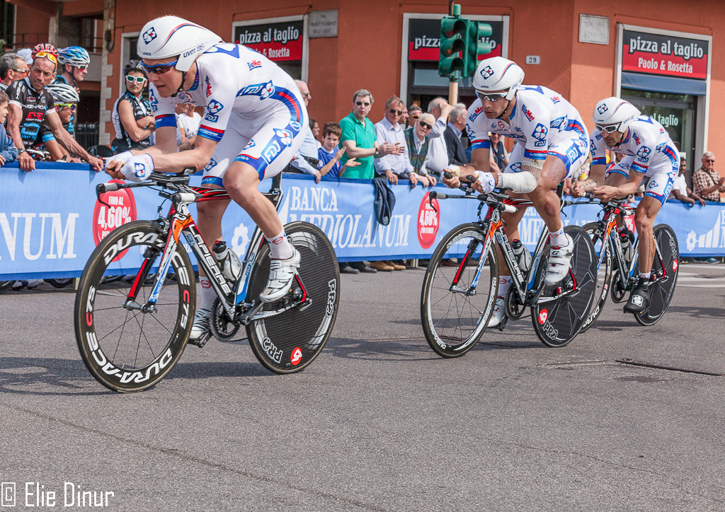 IMAGE: http://photos.imageevent.com/elied/giro2012/_MG_5570.jpg