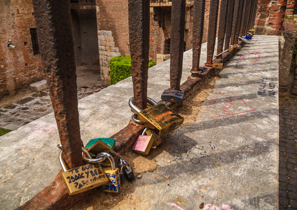 IMAGE: http://photos.imageevent.com/elied/thisthatandtheotherthing/northernitalyii/_MG_5288.jpg