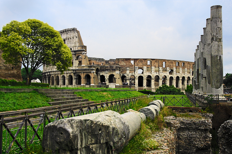 IMAGE: http://photos.imageevent.com/elied/thisthatandtheotherthing/romanholiday/rome014.jpg