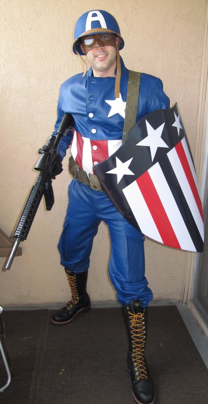 http://photos.imageevent.com/fansubs2000/greeneggssam/captainamericacollection/captainamericacostumes/large/IMG_3611.JPG