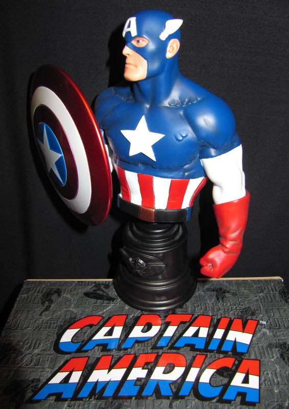 http://photos.imageevent.com/fansubs2000/greeneggssam/captainamericacollection/captainamericastatuestoys/large/IMG_3123.JPG