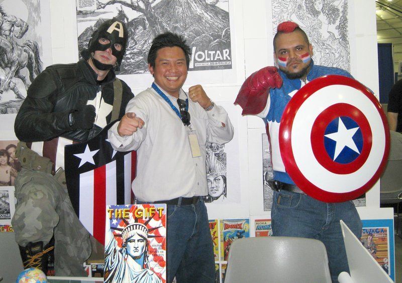 http://photos.imageevent.com/fansubs2000/myspace/large/24-%20Sam%20and%20Eric%20%20having%20fun%20at%20Super-Con.jpg