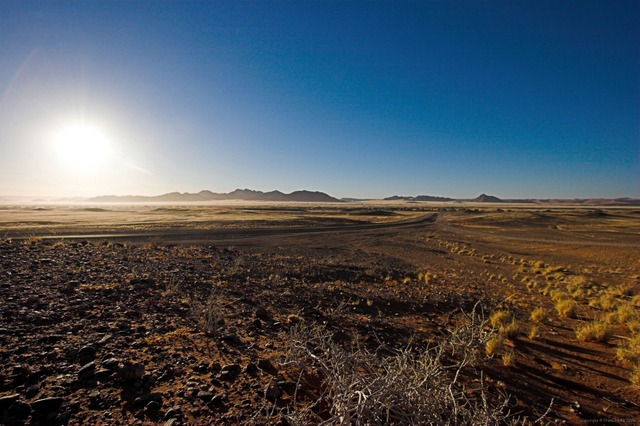 IMAGE: http://photos.imageevent.com/frankhollis/africa/namibia2006/websize/Namibia%20%20010.jpg