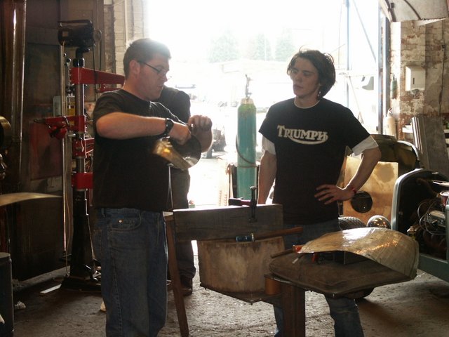 Jon teaching Tom the basics of Tuck Shrinking at UK 2007