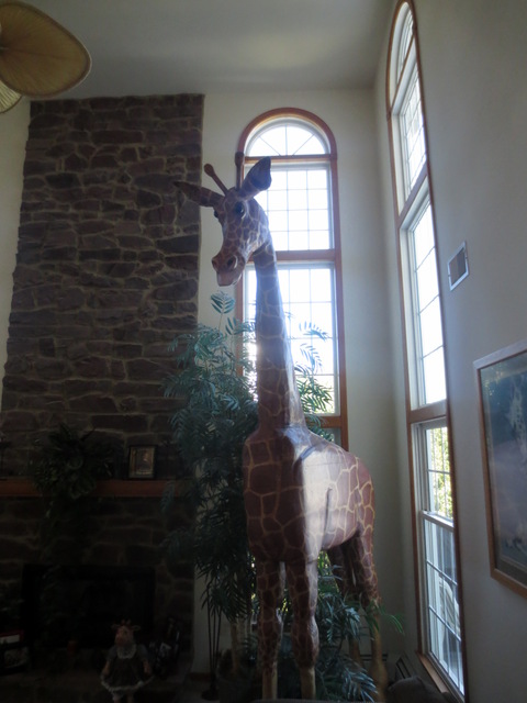 12' Giraffe Sculpture