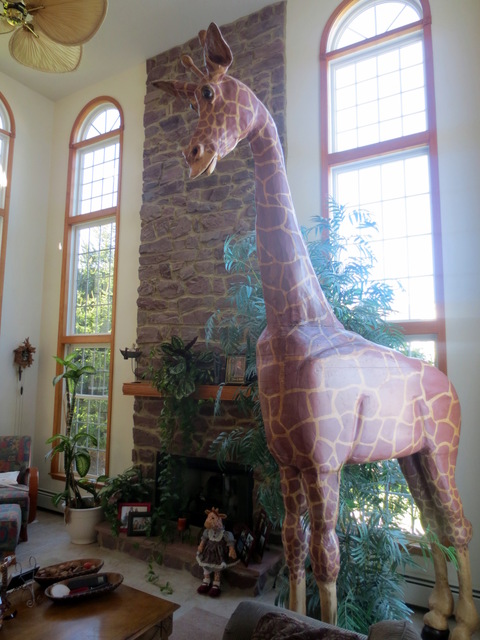 12' Giraffe Sculpture