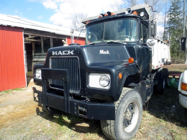 1979 Mack DM Tandem Axle Dump