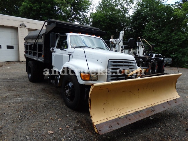 1997 Ford F Series Plow Truck With Salter