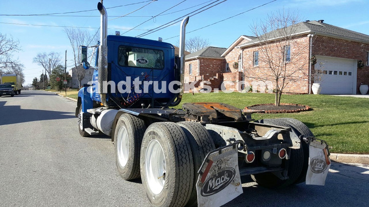 1997 Mack CH Tandem Axle Tractor