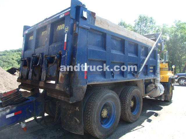 Tandem axle mack rd688s dump truck for sale