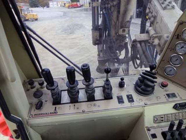 2001 ingersoll-rand ecm690 drill