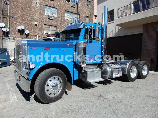 2001 Peterbilt 379 tandem axle tractor with wet lines Cat C-15 475hp 6NZ engine 3 stage jake 8LL super super clean true epitome   what a Pete is all about  