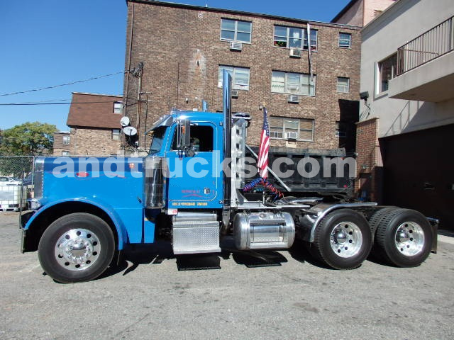 2001 Peterbilt 379 tandem axle tractor with wet lines Cat C-15 475hp 6NZ engine 3 stage jake 8LL super super clean true epitome   what a Pete is all about  