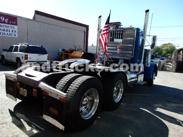 2001 Peterbilt 379 tandem axle tractor with wet lines Cat C-15 475hp 6NZ engine 3 stage jake 8LL super super clean true epitome   what a Pete is all about  