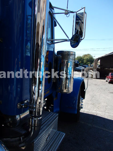 2001 Peterbilt 379 tandem axle tractor with wet lines Cat C-15 475hp 6NZ engine 3 stage jake 8LL super super clean true epitome   what a Pete is all about  