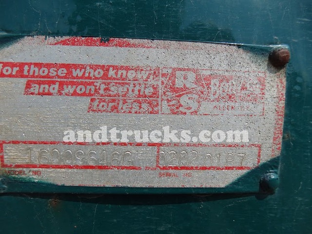 2002 T-800 Kenworth Tri Axle Dump Truck