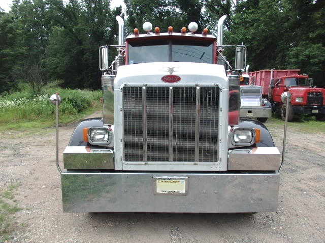 2003 379 Pete Tandem Axle Tractor