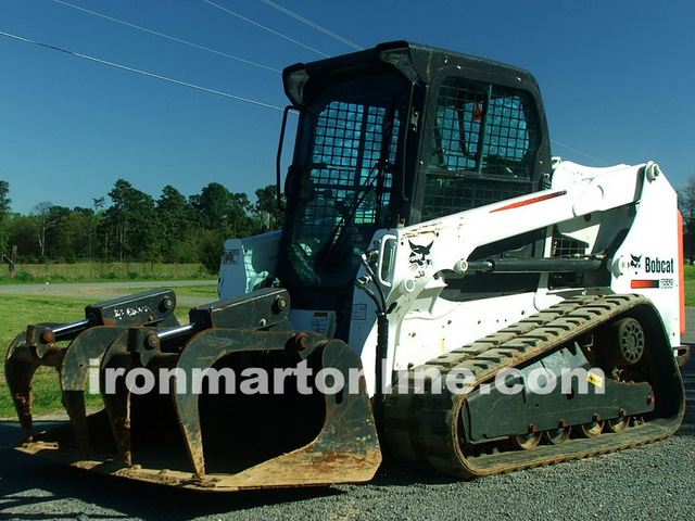 2013 Bobcat T550 Track Loader Skid Steer w Hydraulic Grapple loaded‏