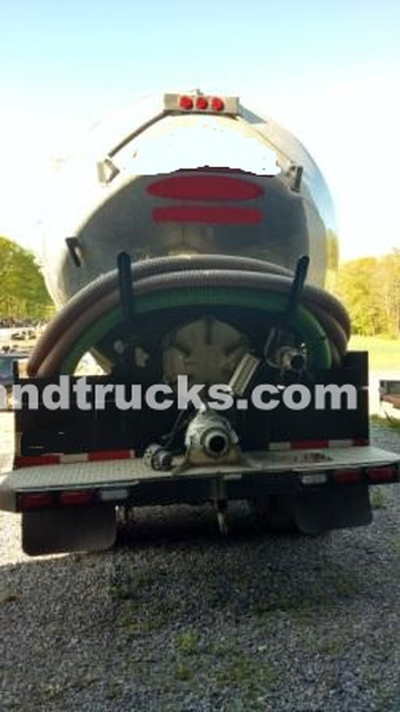 Mack CL 713 Heavy Duty Spec Septic Pump Truck used‏