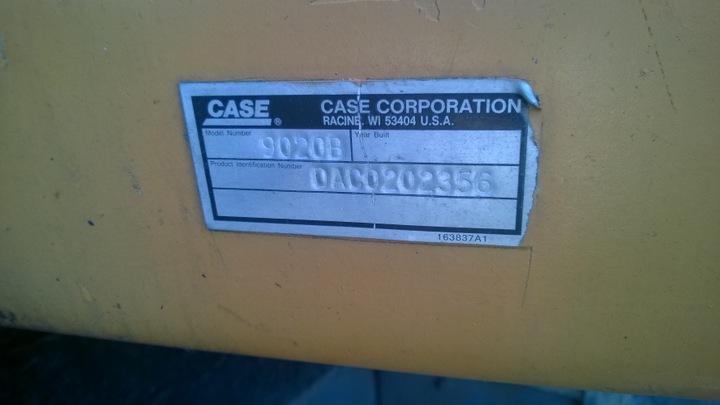 1997 Case 9020B 35,000lb Excavator with thumb