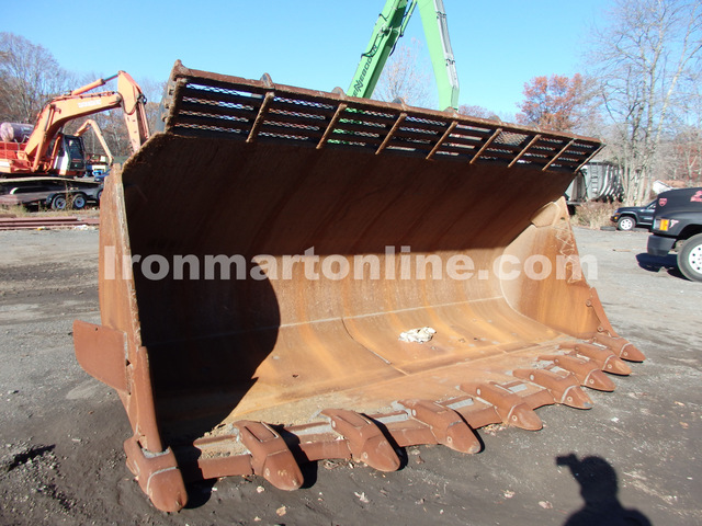 Caterpillar 992 Spade Nose Rock Bucket