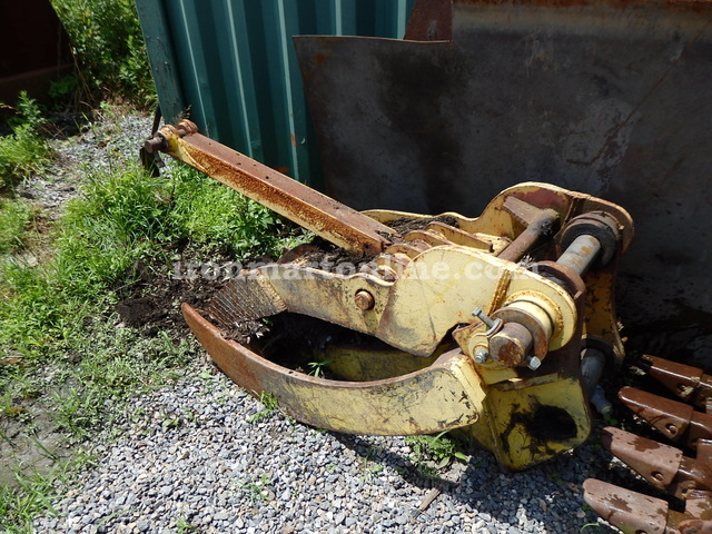 1987 Caterpillar 225 B LC Excavator With Grapple and Clean Out Bucket