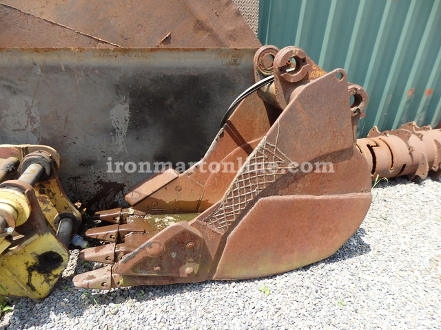 1987 Caterpillar 225 B LC Excavator With Grapple and Clean Out Bucket