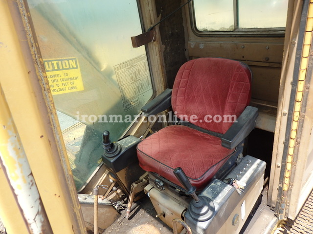 1987 Caterpillar 225 B LC Excavator With Grapple and Clean Out Bucket