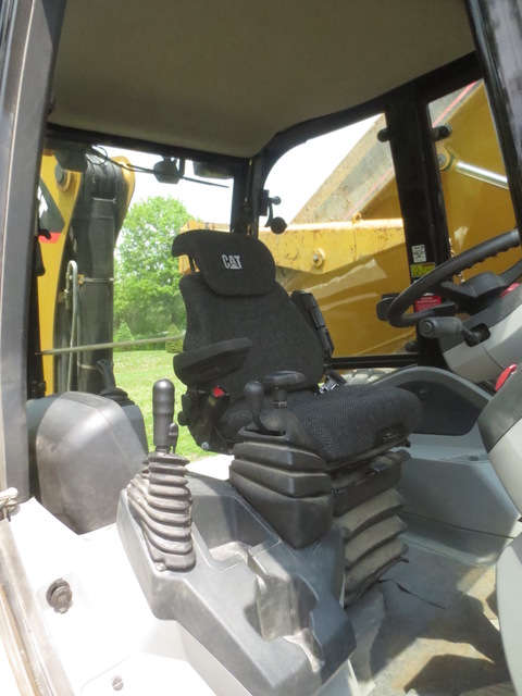 Caterpillar 450E Backhoe Loader