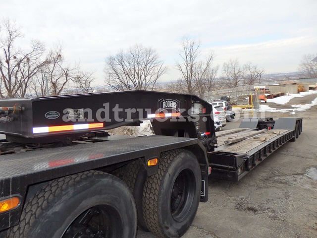 Mack CL713 Tri Axle Tractor with 55 Ton Lowboy