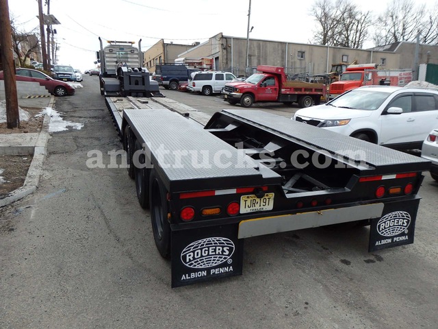 Mack CL713 Tri Axle Tractor with 55 Ton Lowboy