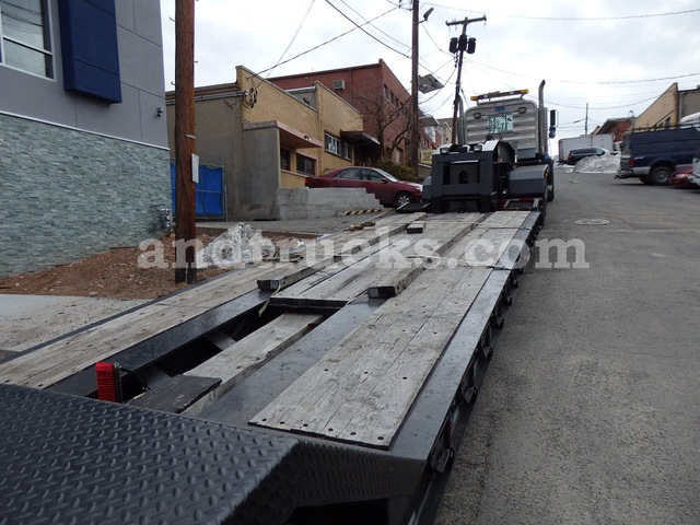 Mack CL713 Tri Axle Tractor with 55 Ton Lowboy