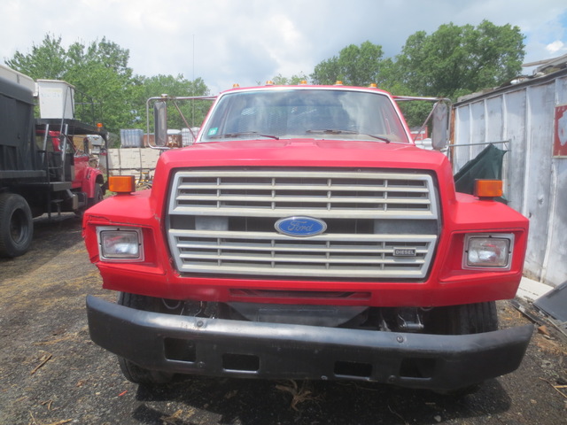 1987 Ford F700 Single Axle Flatbed