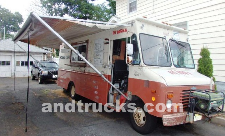 Fully equipped concession food truck for sale