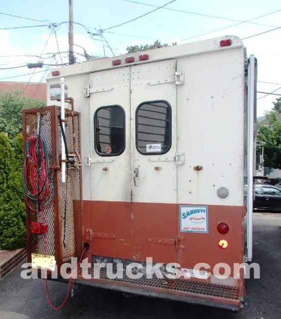 Fully equipped concession food truck for sale