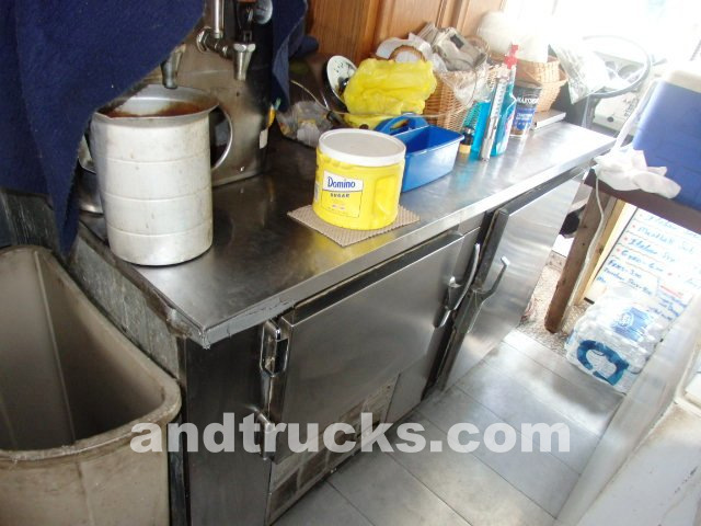 Fully equipped concession food truck for sale