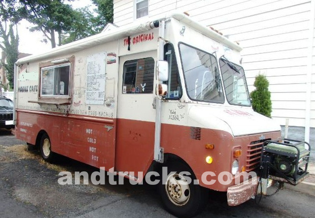 Fully equipped concession food truck for sale