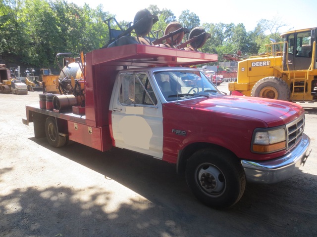 1997 Ford F-350 XL Tack Truck