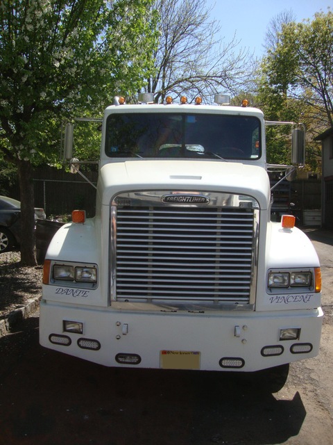 2000 Freightliner FLD112064ST Tandem Axle Tractor