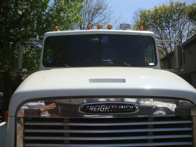 2000 Freightliner FLD112064ST Tandem Axle Tractor