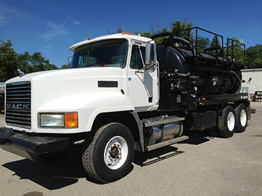 2002 Mack CH612 Vacuum Truck