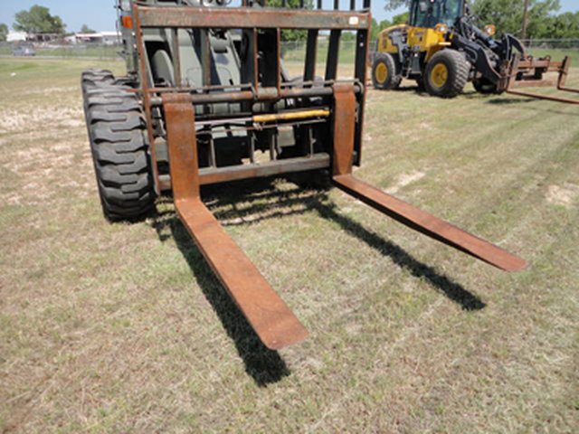 John Deere 544E Forklift