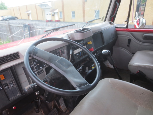 2001 International 4900 Single Axle Dump Truck