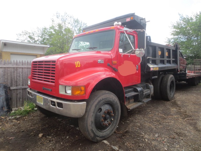 2001 International 4900 Single Axle Dump Truck