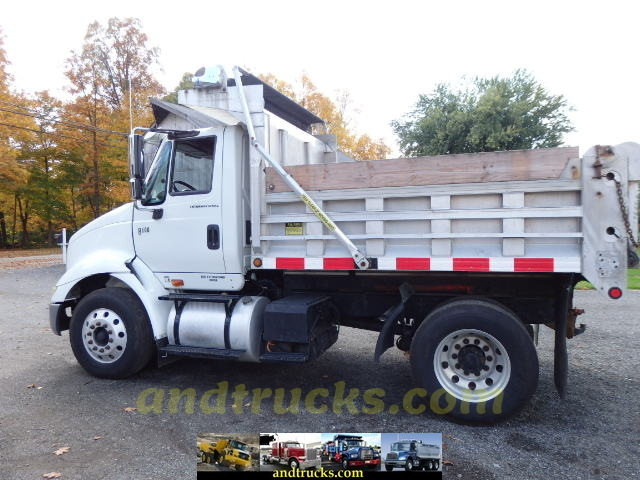 International 8600 Single Axle Dump With Big Horsepower