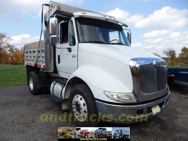 International 8600 Single Axle Dump With Big Horsepower