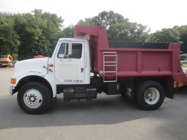 international 8100 single axle dump truck