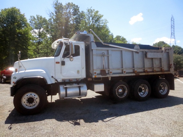 International 5500i Tri Axle Dump